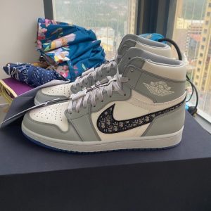 Jordan 1 Retro High Dior