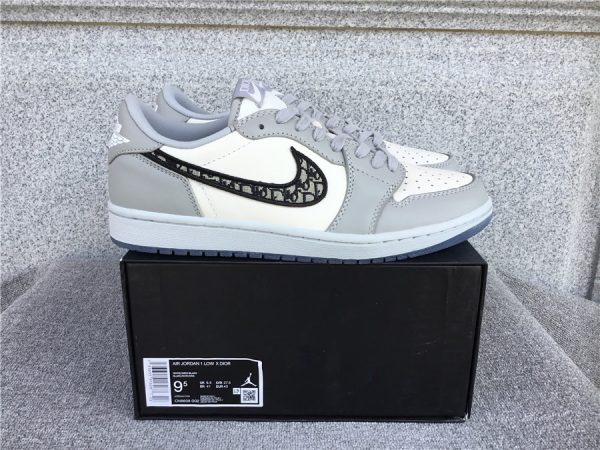 Jordan 1 Retro Low Dior