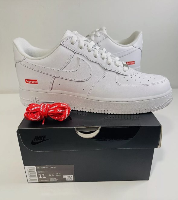Nike Air Force 1 Low Supreme White